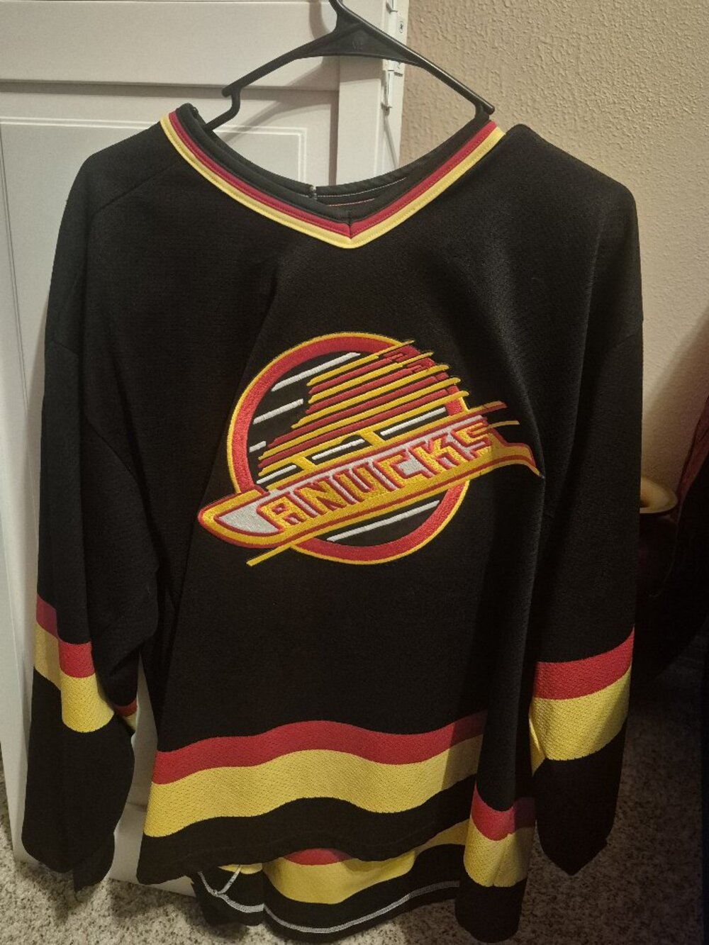 Retro 1991/92 Vancouver Canucks Men's Jersey